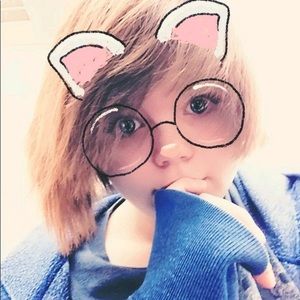 Meet your Posher, Holly